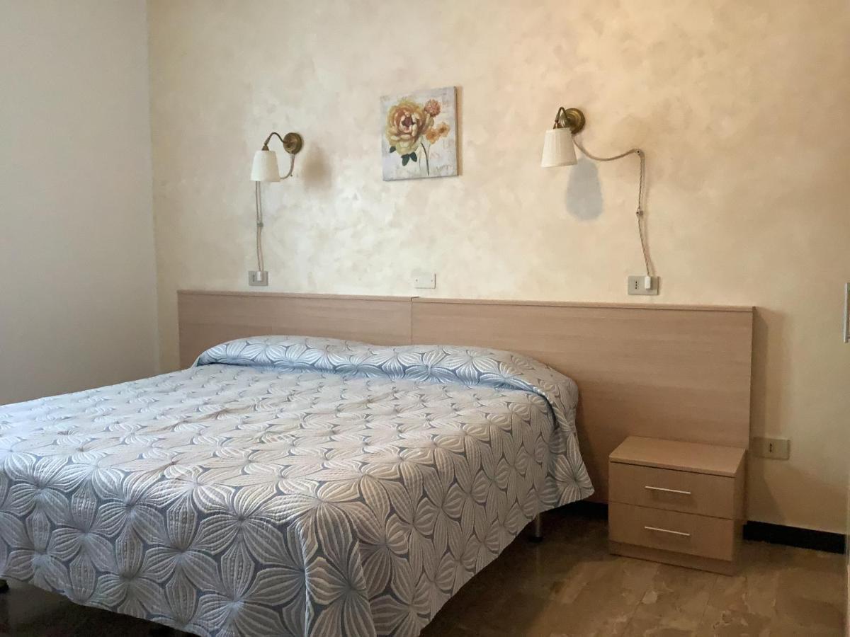 B&B Hotel Costa Azzurra Споторно Экстерьер фото